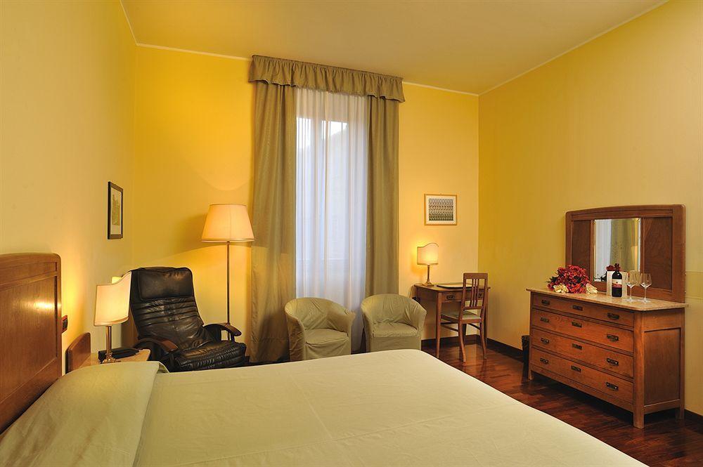 אורבינו Albergo San Domenico מראה חיצוני תמונה