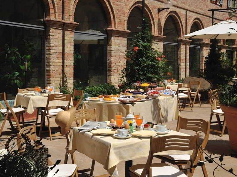 אורבינו Albergo San Domenico מראה חיצוני תמונה