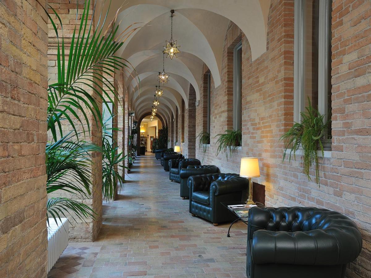 אורבינו Albergo San Domenico מראה חיצוני תמונה