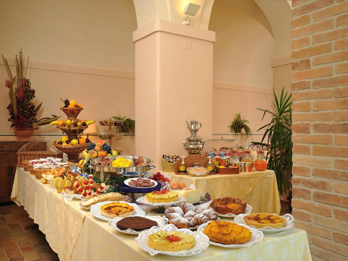 אורבינו Albergo San Domenico מראה חיצוני תמונה